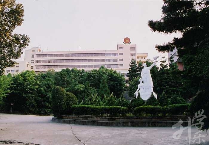 福建(jian)省郵(you)電(dian)學(xué)校